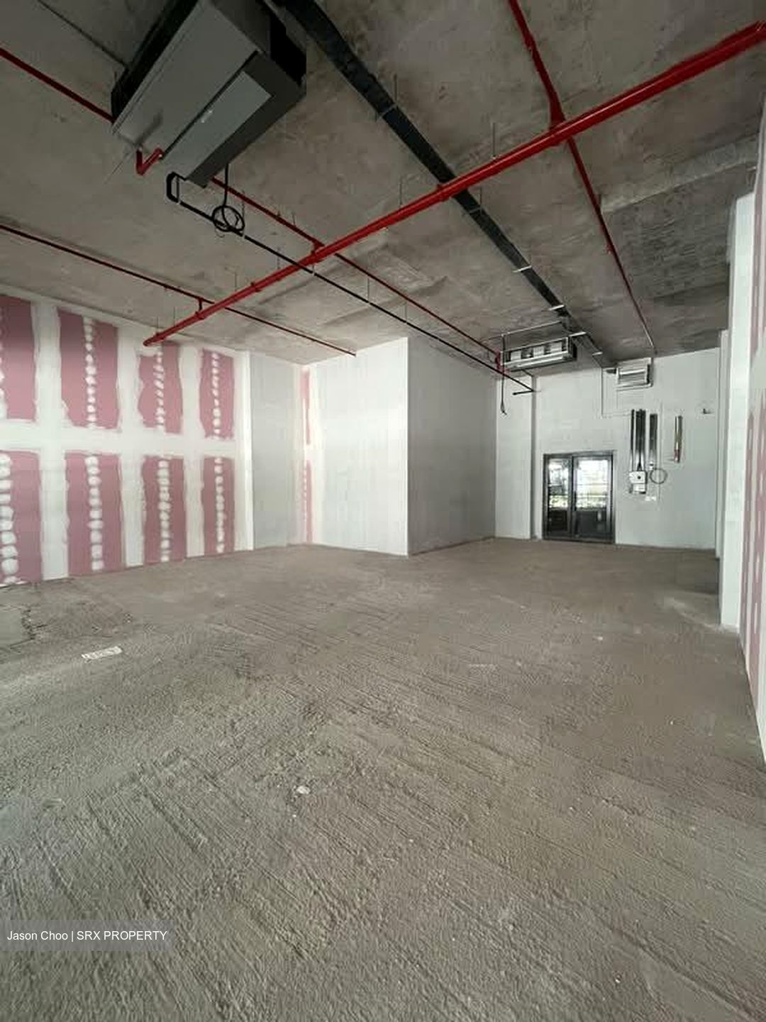 Middle Road (D7), Retail #610490571